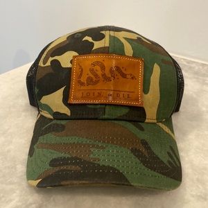 Join or Die camouflage cover